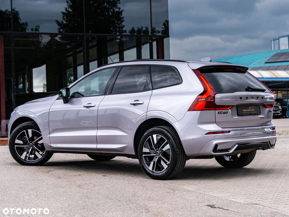 Volvo XC 60 B5 B AWD Plus Dark - 11