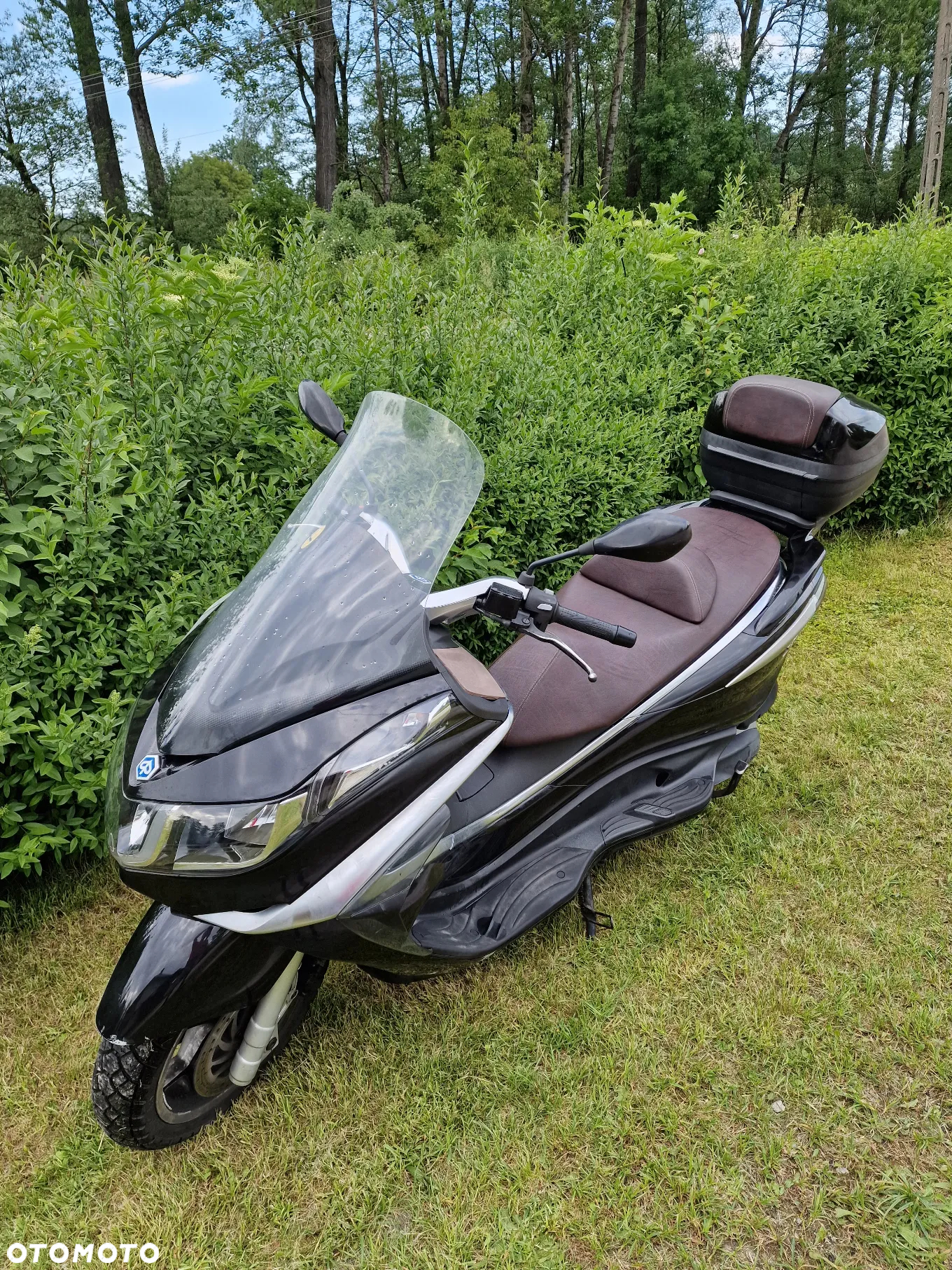 Piaggio X10 - 11