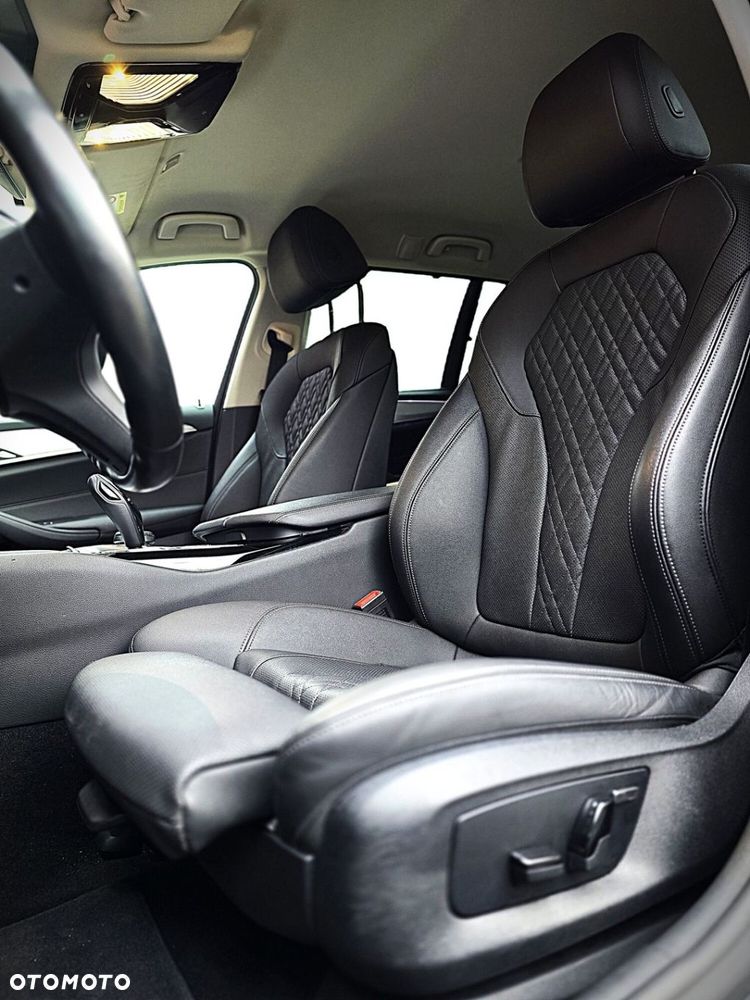 BMW Seria 5 520d xDrive mHEV - 17
