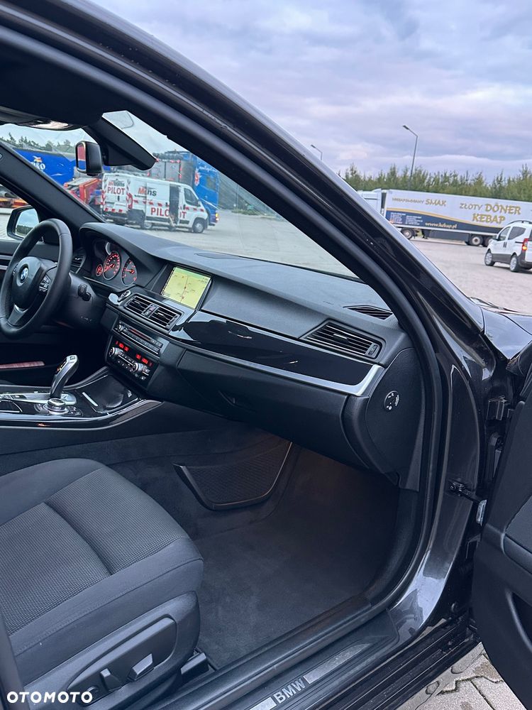 BMW Seria 5 518d M Sport - 22