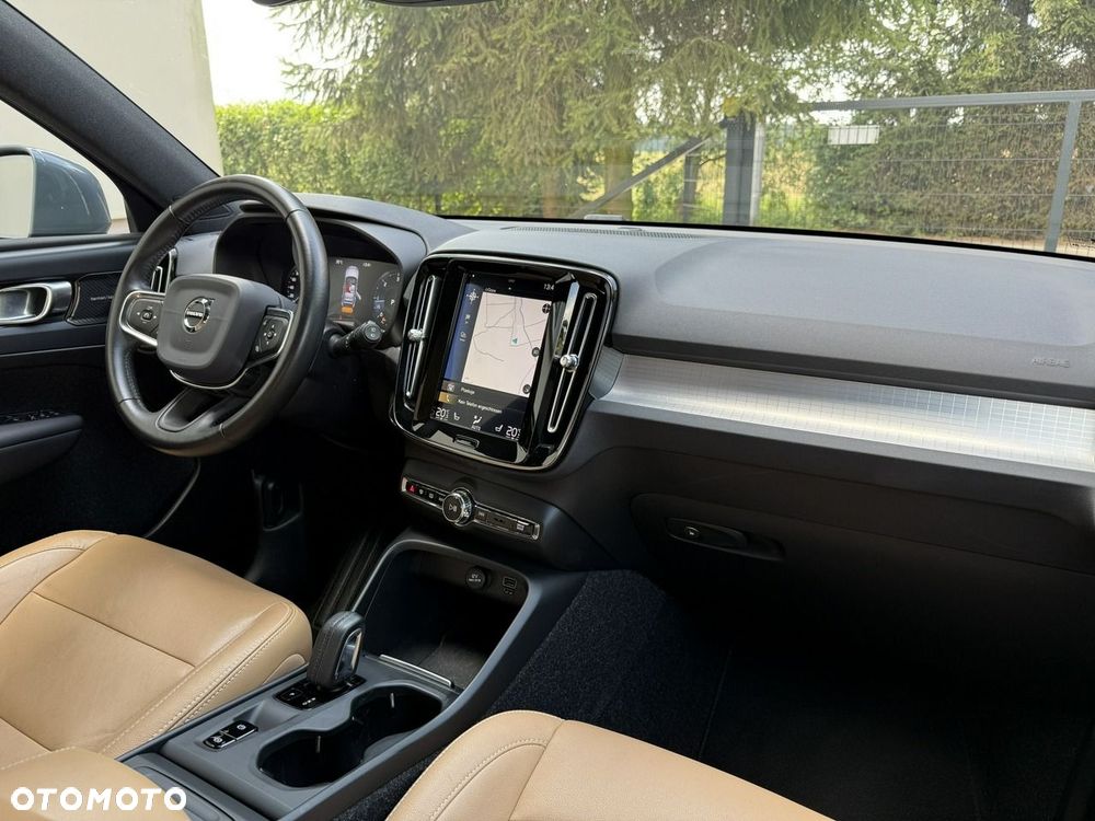 Volvo XC 40 D4 AWD Momentum Pro - 19