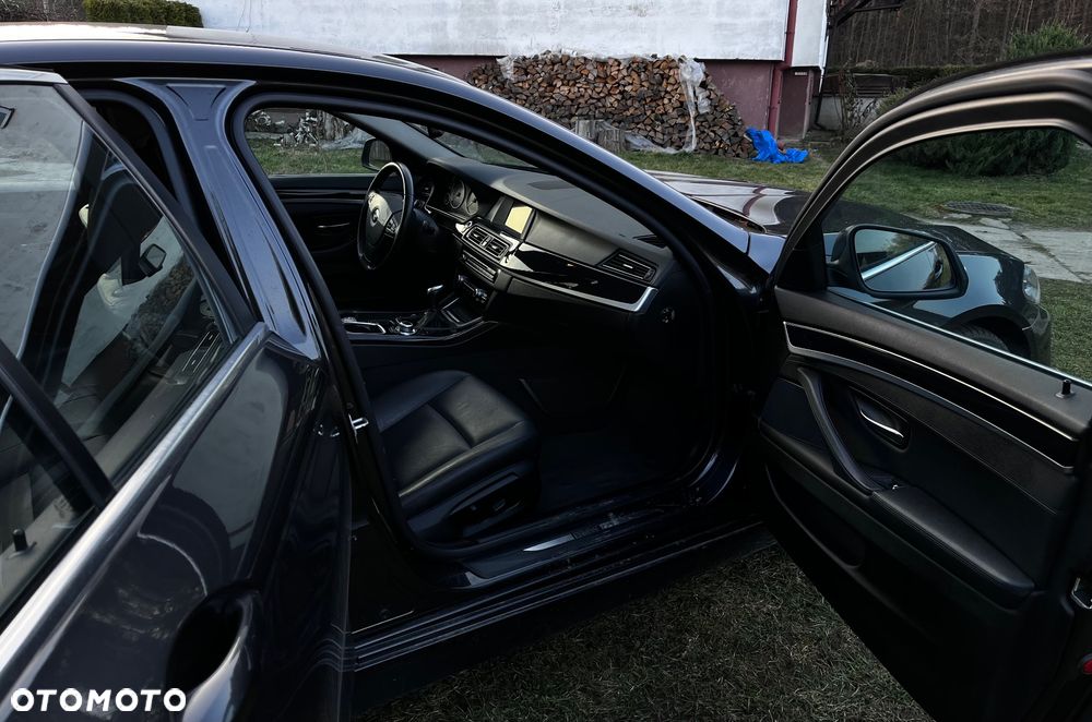 BMW Seria 5 525d - 9