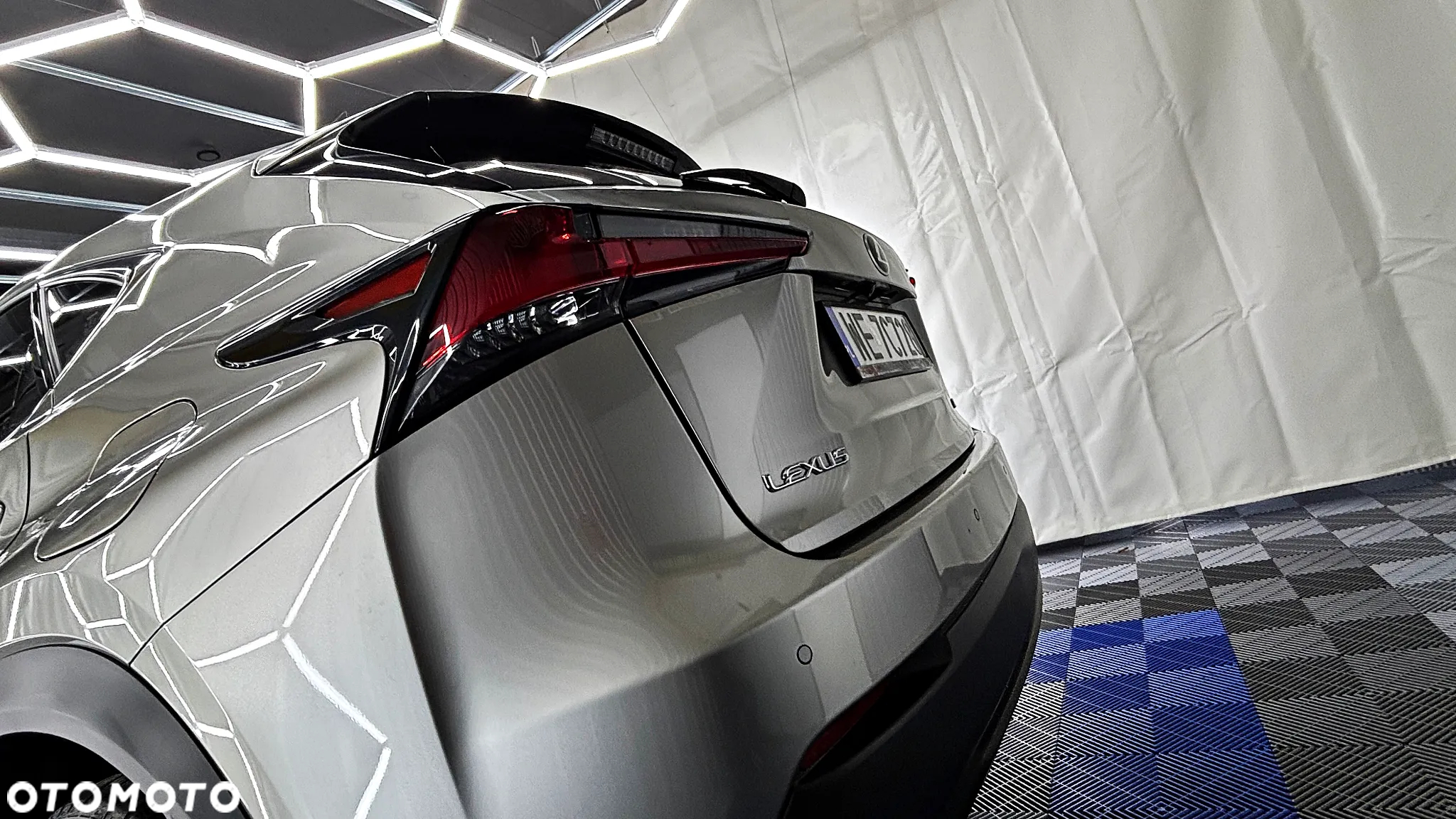 Lexus NX 300 F Sport AWD - 19