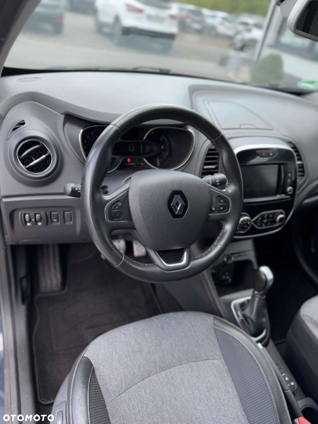 Renault Captur - 24