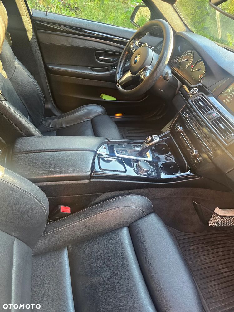 BMW Seria 5 525d xDrive - 6