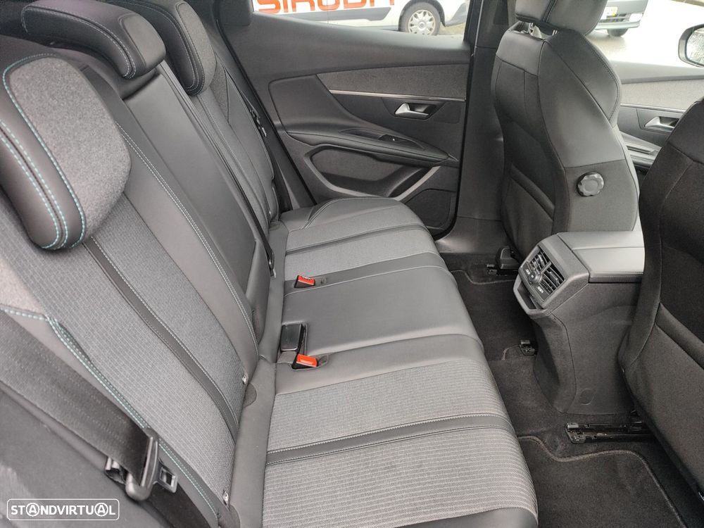 Peugeot 3008 1.5 BlueHDi Allure Pack EAT8 - 8