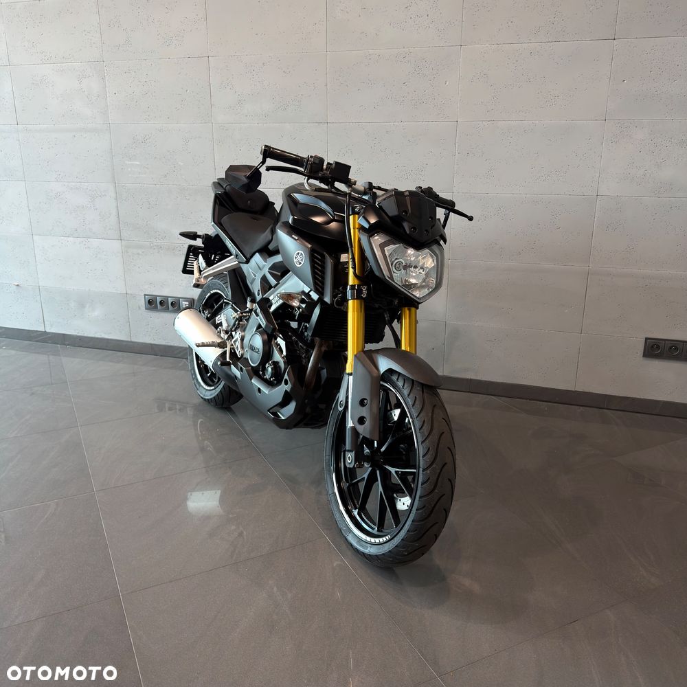 Yamaha MT - 4