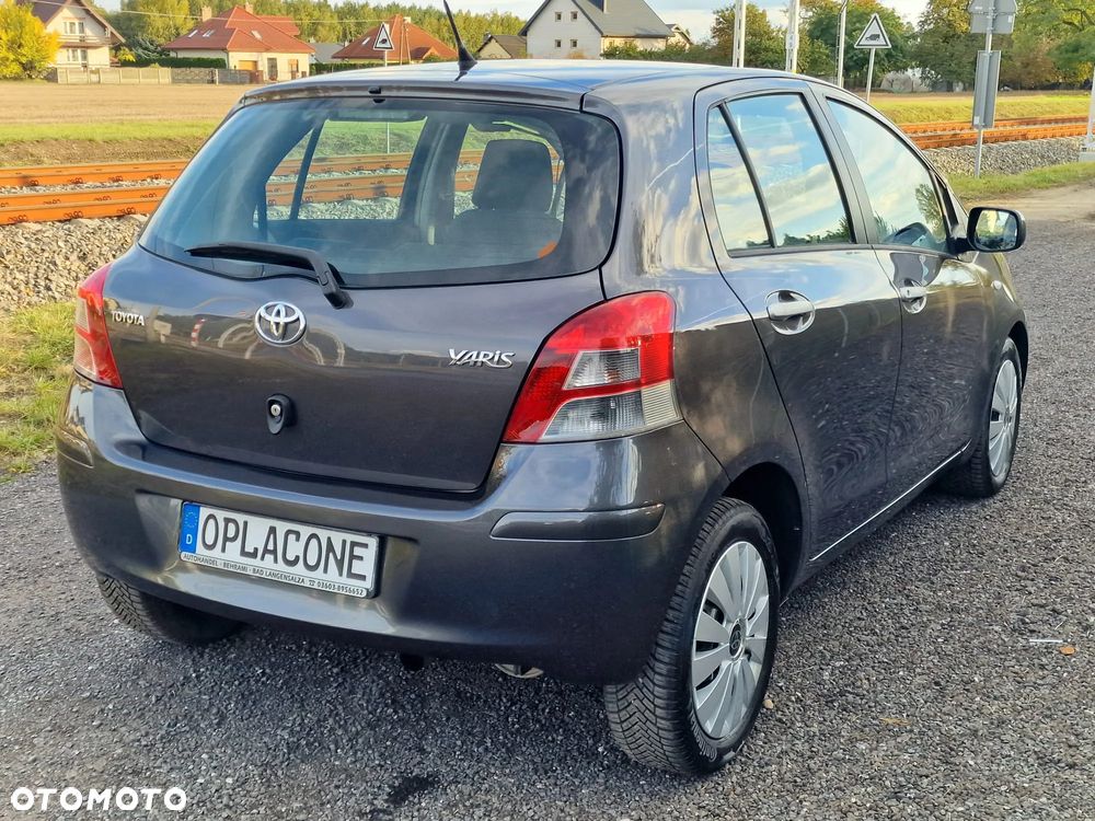 Toyota Yaris 1.33 VVT-i Executive - 4