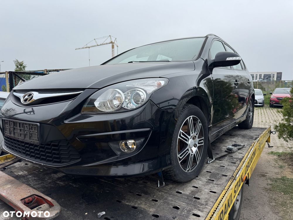 Hyundai i30 lift kombi kolor 9F czarny wszystkie części - 4