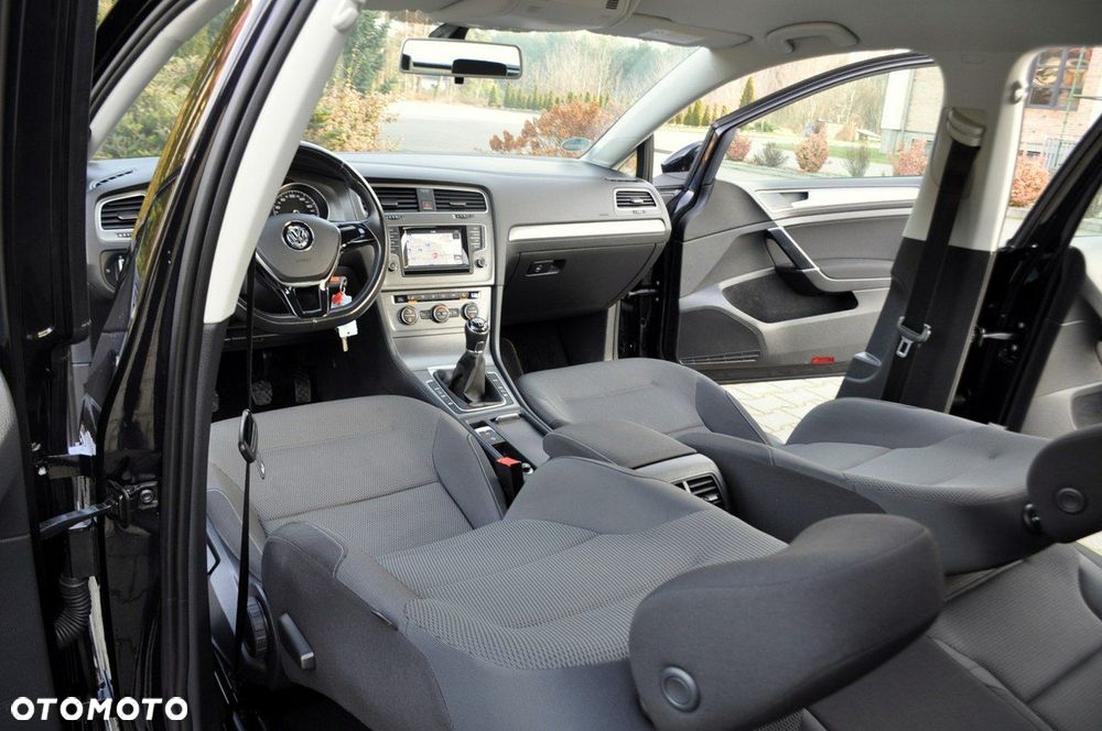 Volkswagen Golf - 27