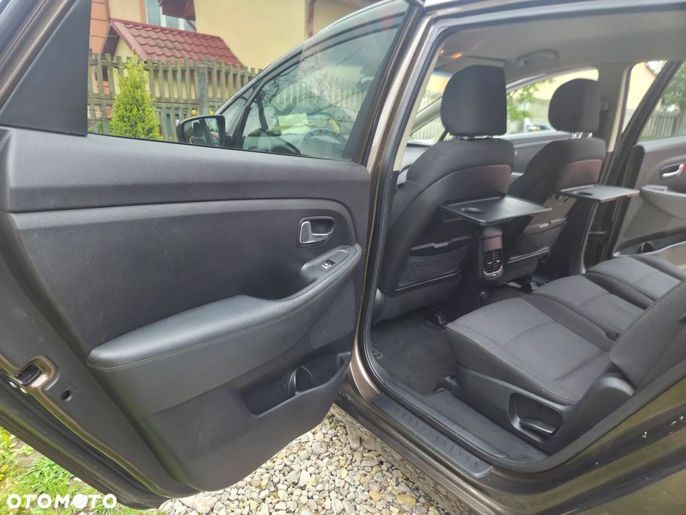 Kia Carens 1.7 CRDi L - 33