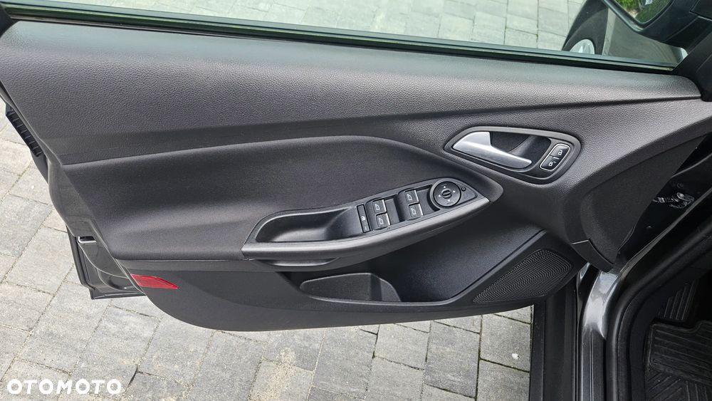 Ford Focus 1.0 EcoBoost Start-Stopp-System TITANIUM X - 12