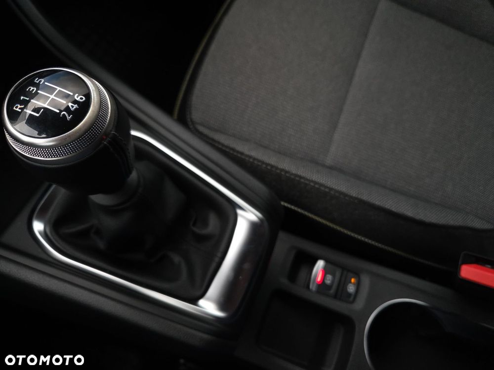 Renault Captur 1.0 TCe Techno - 24