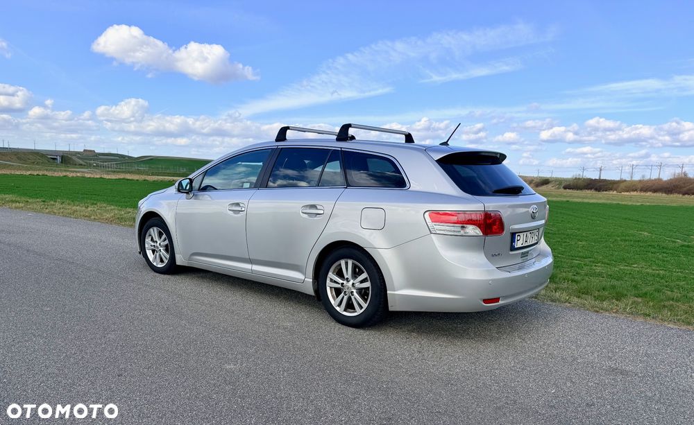 Toyota Avensis 2.0 D-4D 2010 - 1