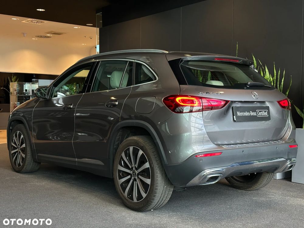Mercedes-Benz GLA 200 Progressive - 4