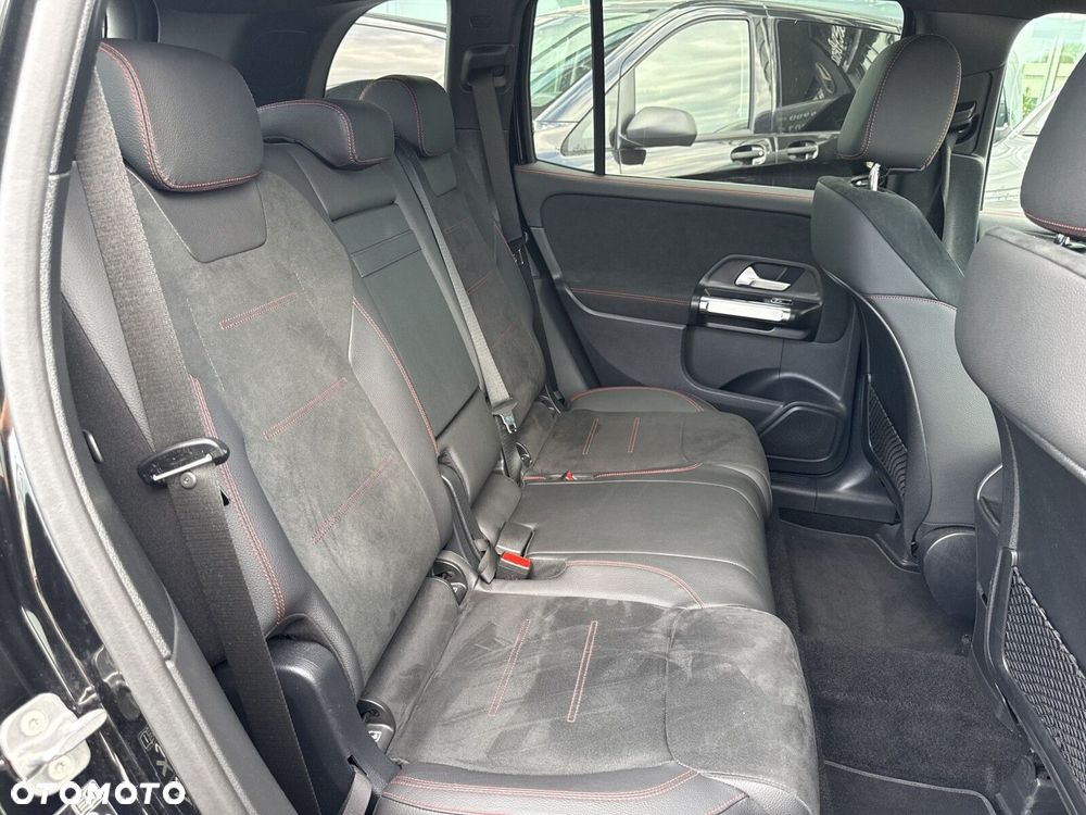 Mercedes-Benz GLB - 21