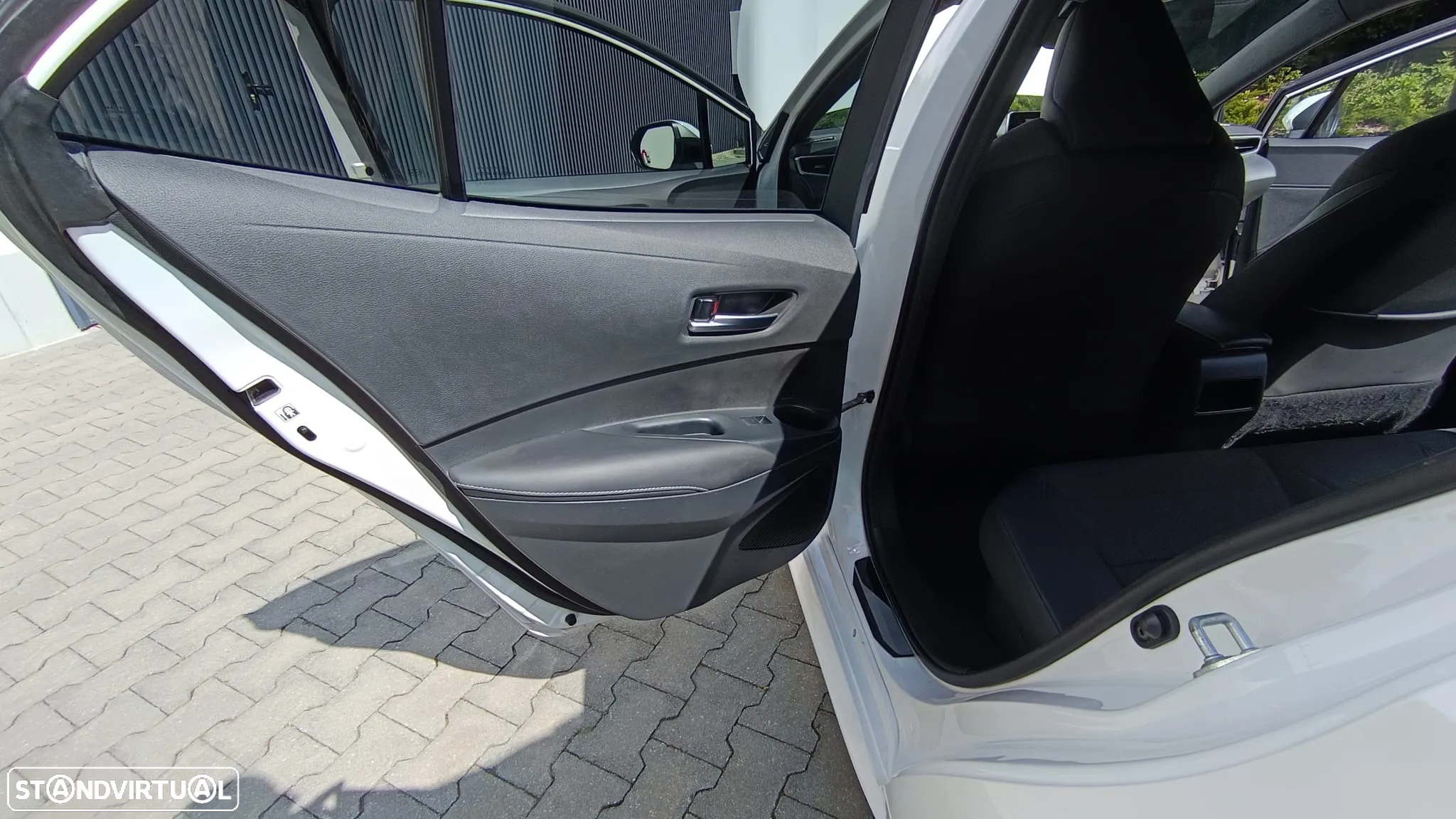 Toyota Corolla 1.8 Hybrid Exclusive - 13