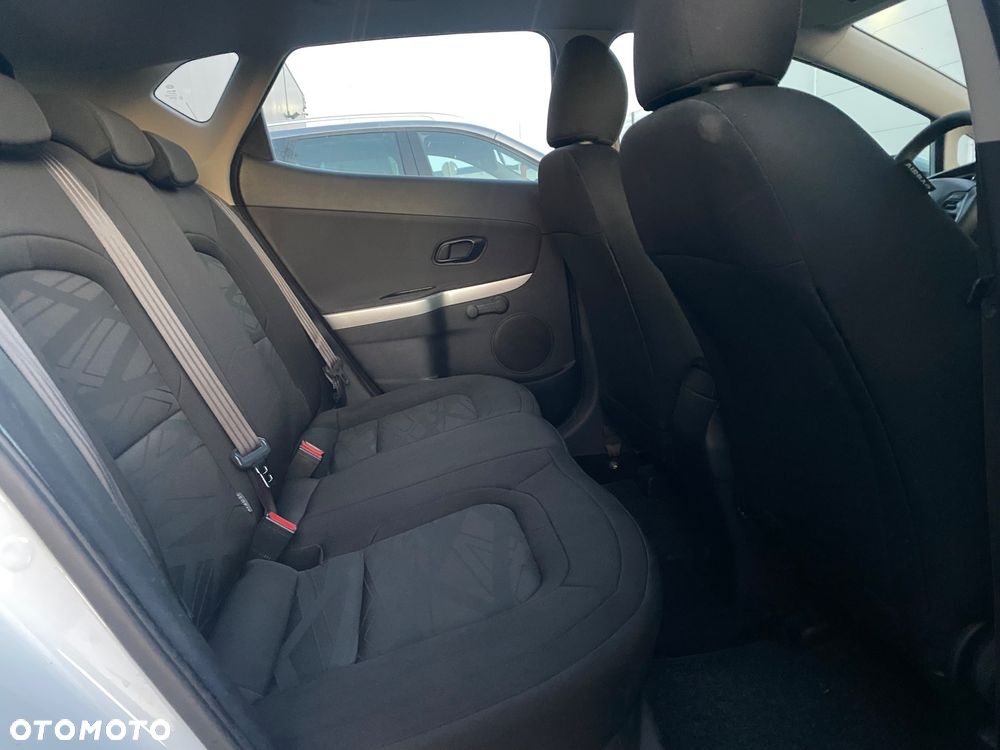 Kia Ceed 1.4 L - 9