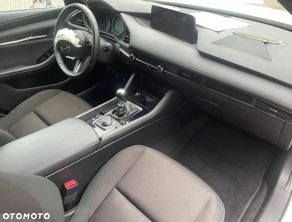 Mazda 3 e-SKYACTIV-G 2.0 M HYBRID - 9