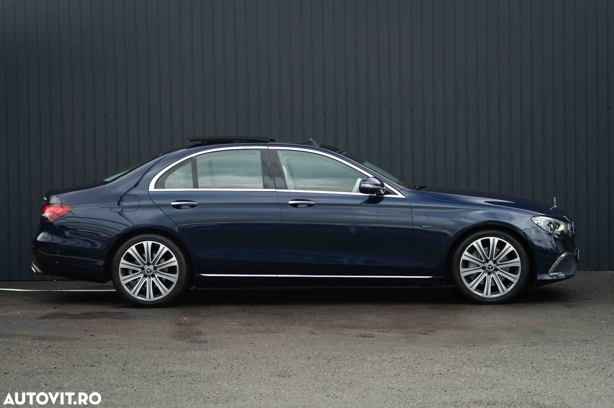 Mercedes-Benz E 300e 4Matic 9G-TRONIC Edition AVANTGARDE - 4