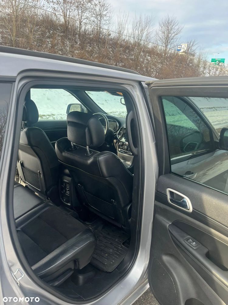 Jeep Grand Cherokee - 17