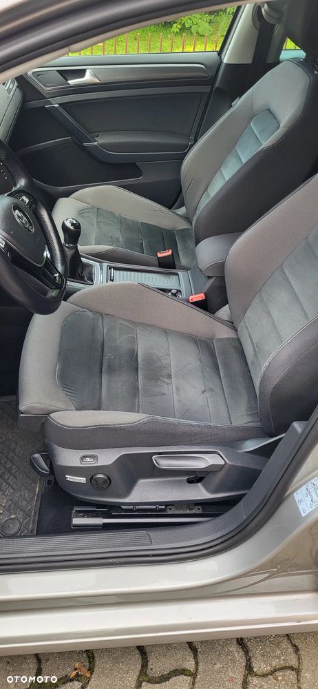 Volkswagen Golf - 12