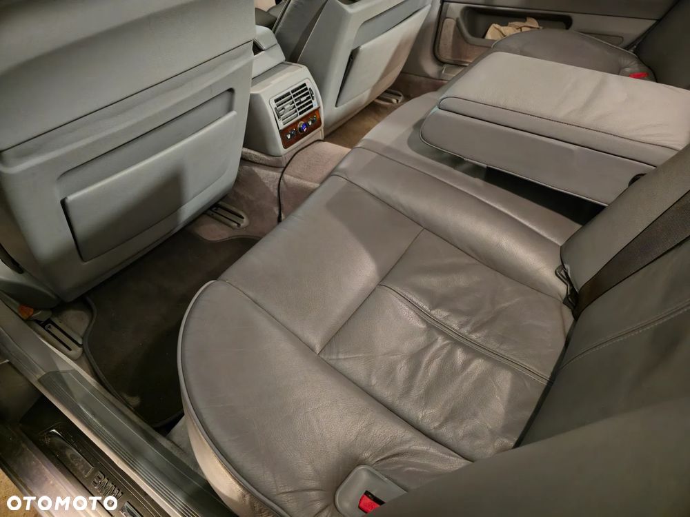 BMW Seria 7 740i - 14