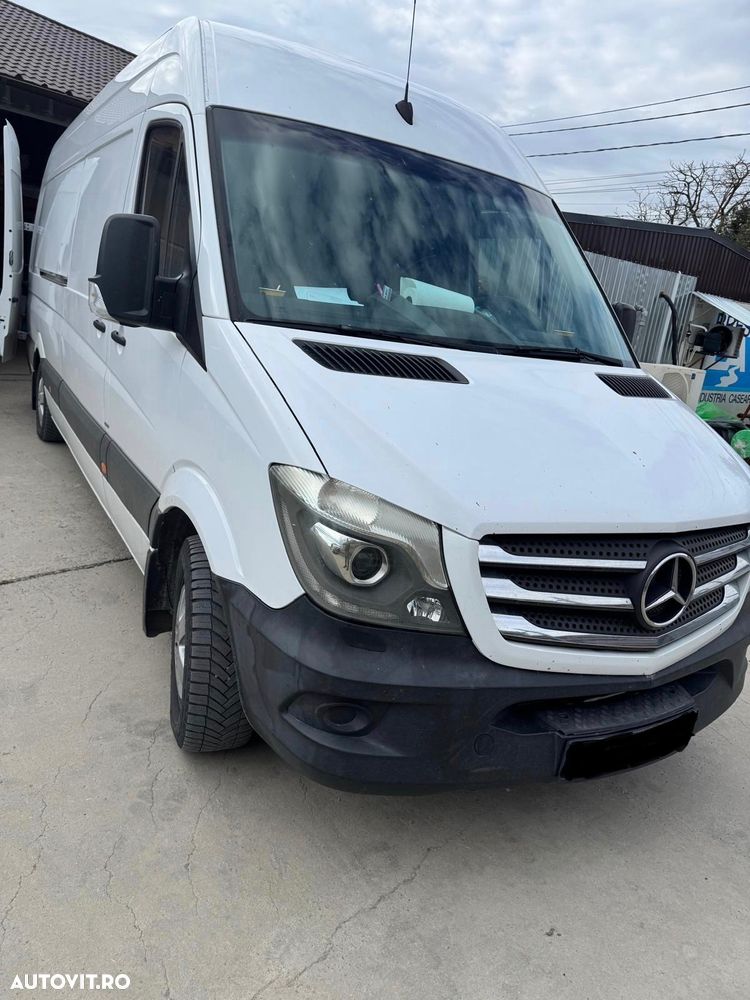 Mercedes-Benz Sprinter - 2