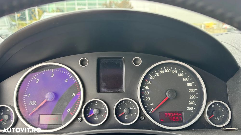 Volkswagen Touareg 2.5 TDI R5 Aut. - 6