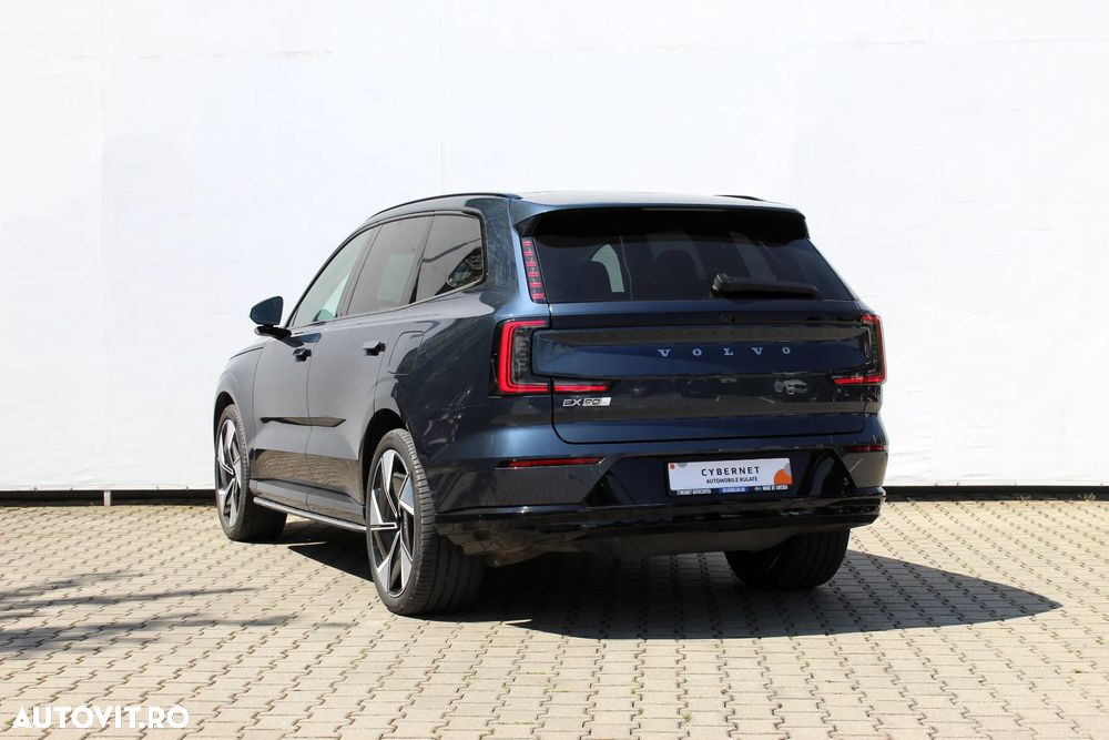 Volvo EX90 - 4