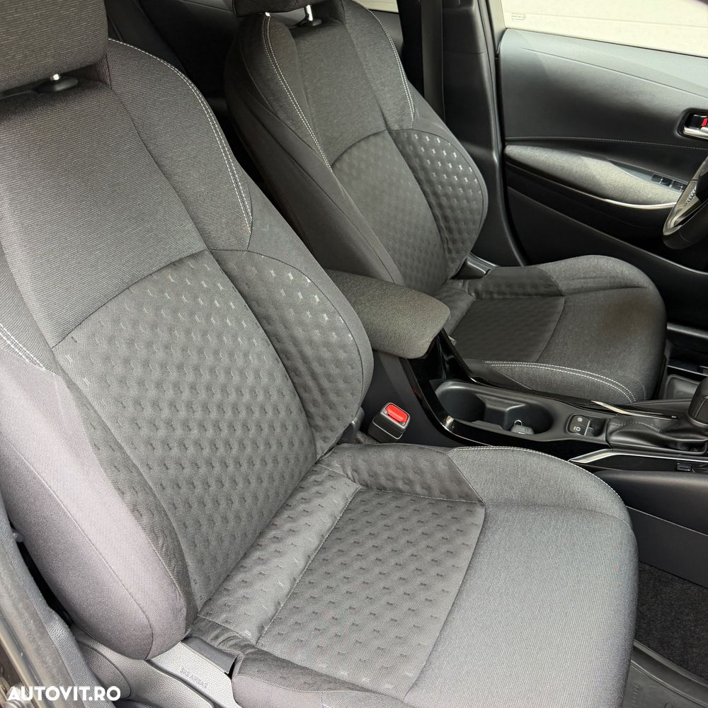 Toyota Corolla 1.8 Business Edition - 17