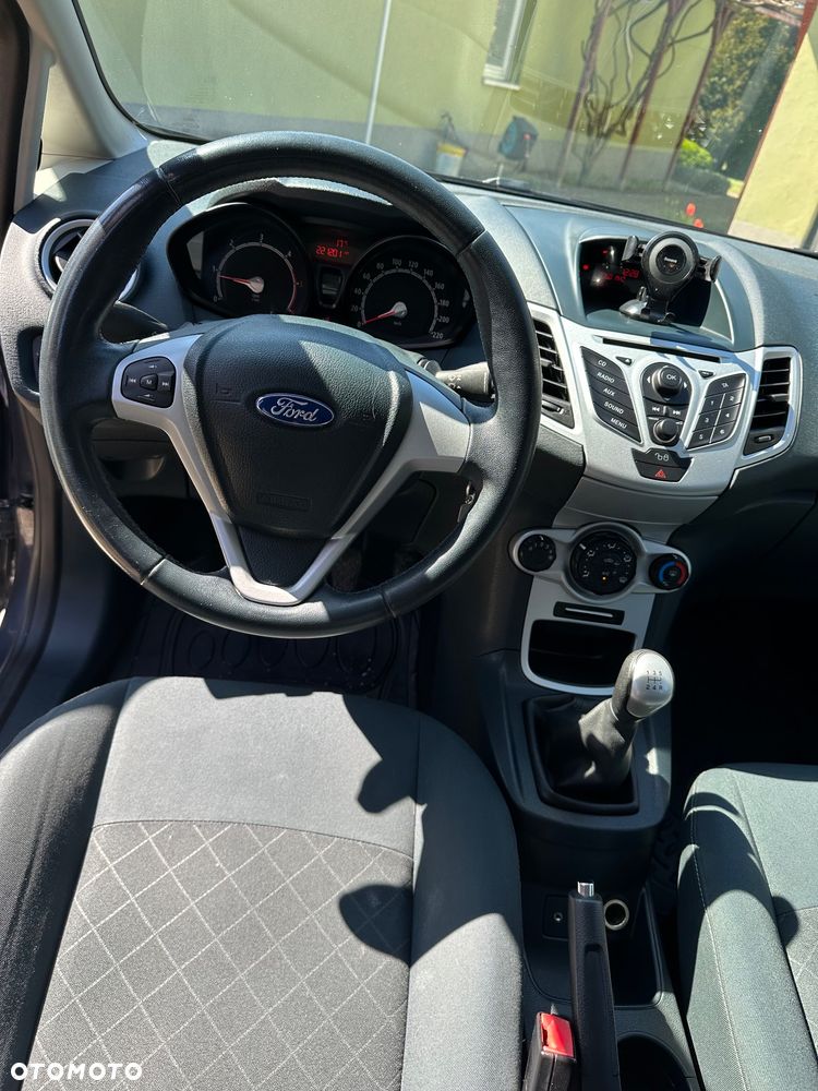 Ford Fiesta - 8