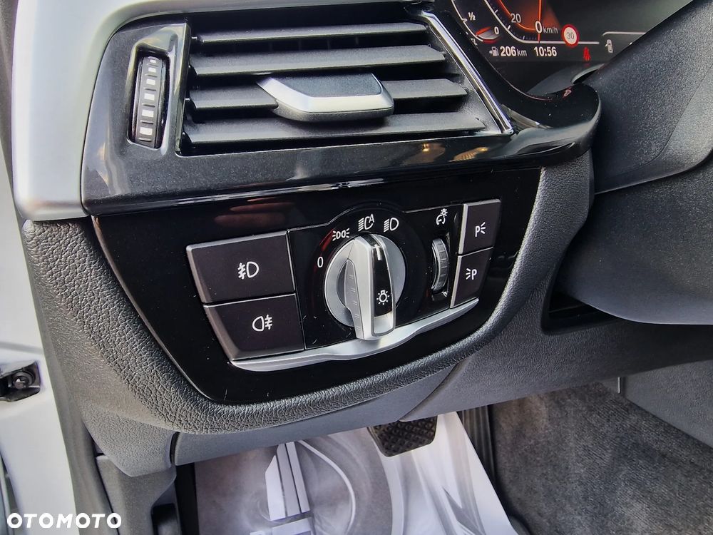 BMW Seria 5 518d - 39