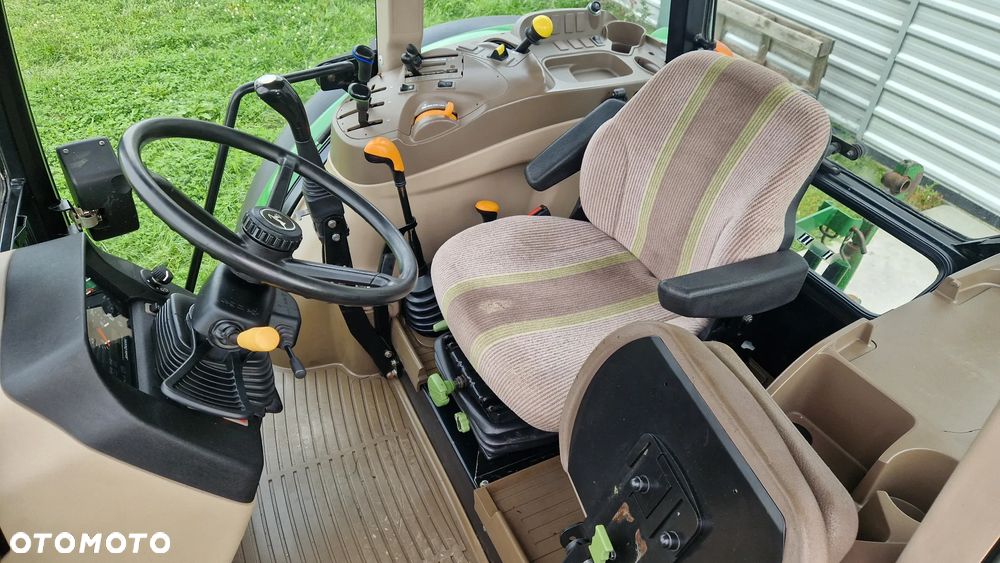 John Deere 5070M - 6