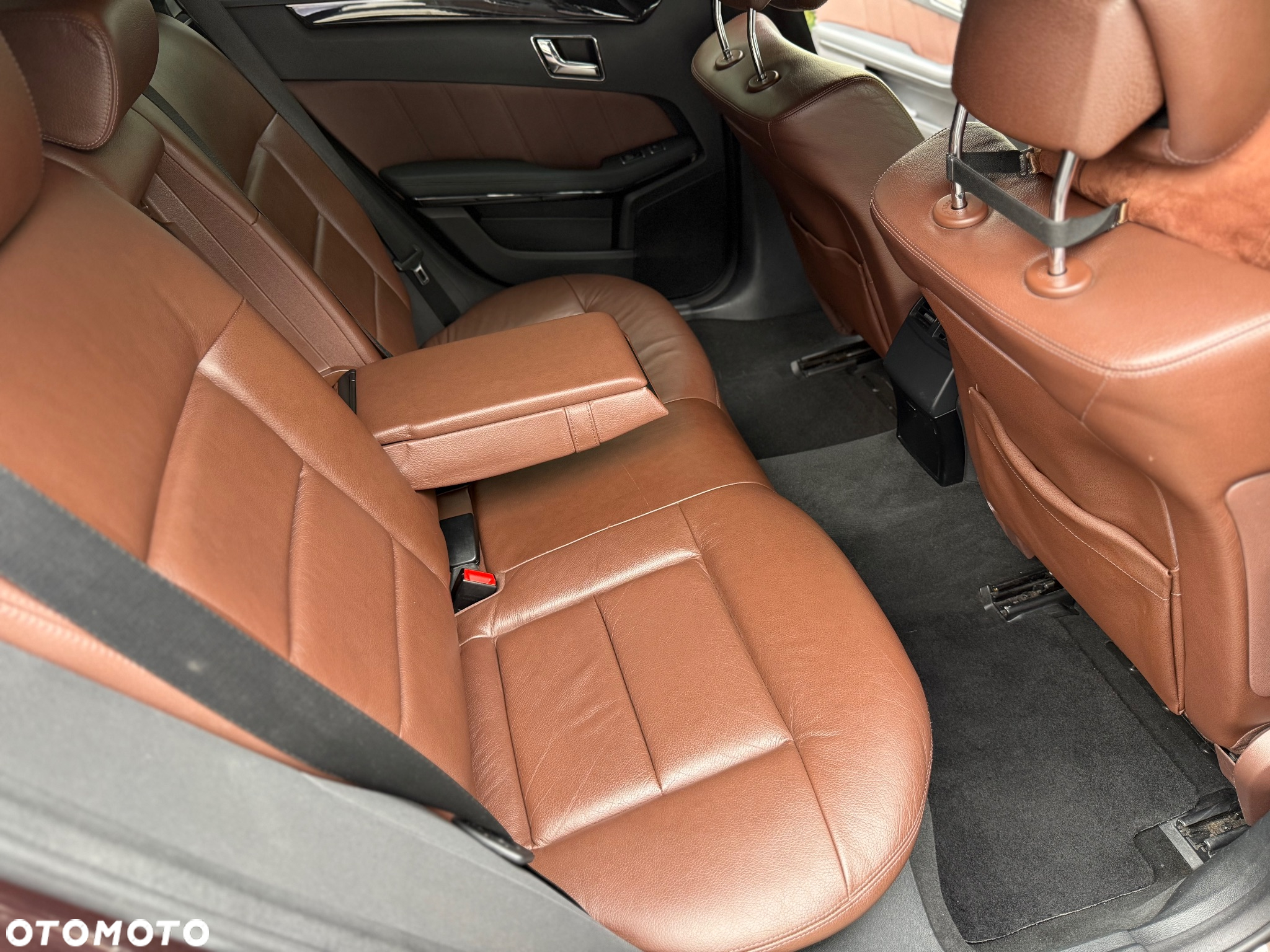 Mercedes-Benz Klasa E 250 T CDI DPF BlueEFFICIENCY Automatik Avantgarde - 13