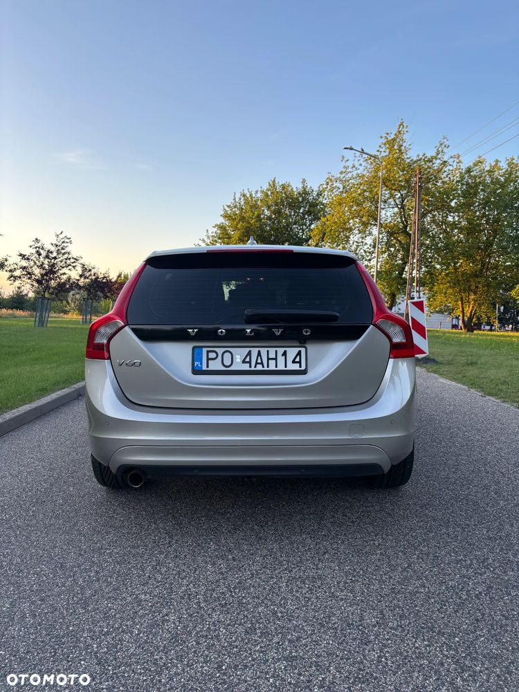 Volvo V60 D2 Momentum - 7