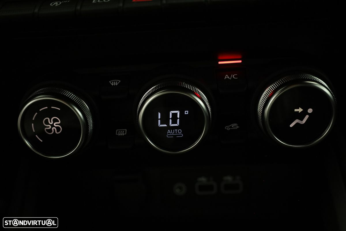 Mitsubishi Colt 1.0 MPI-T Launch Edition - 12