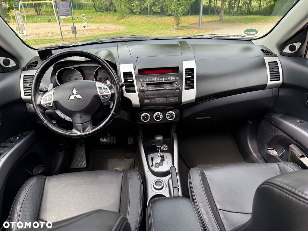 Mitsubishi Outlander 2.4 4WD CVT Intense - 30