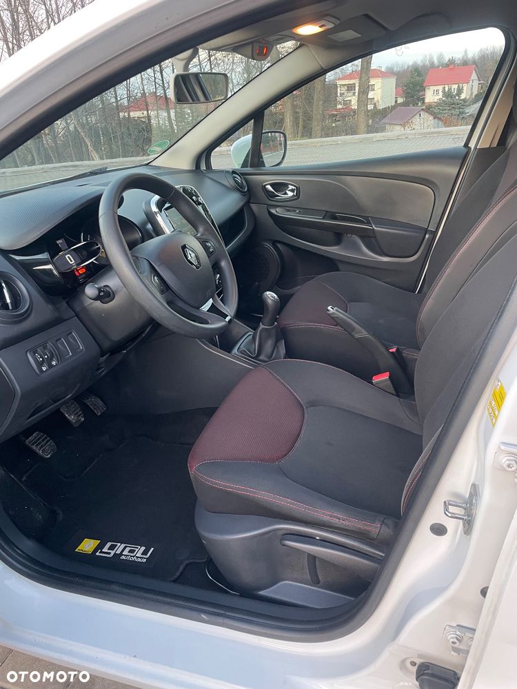 Renault Clio 1.2 16V 75 Experience - 12