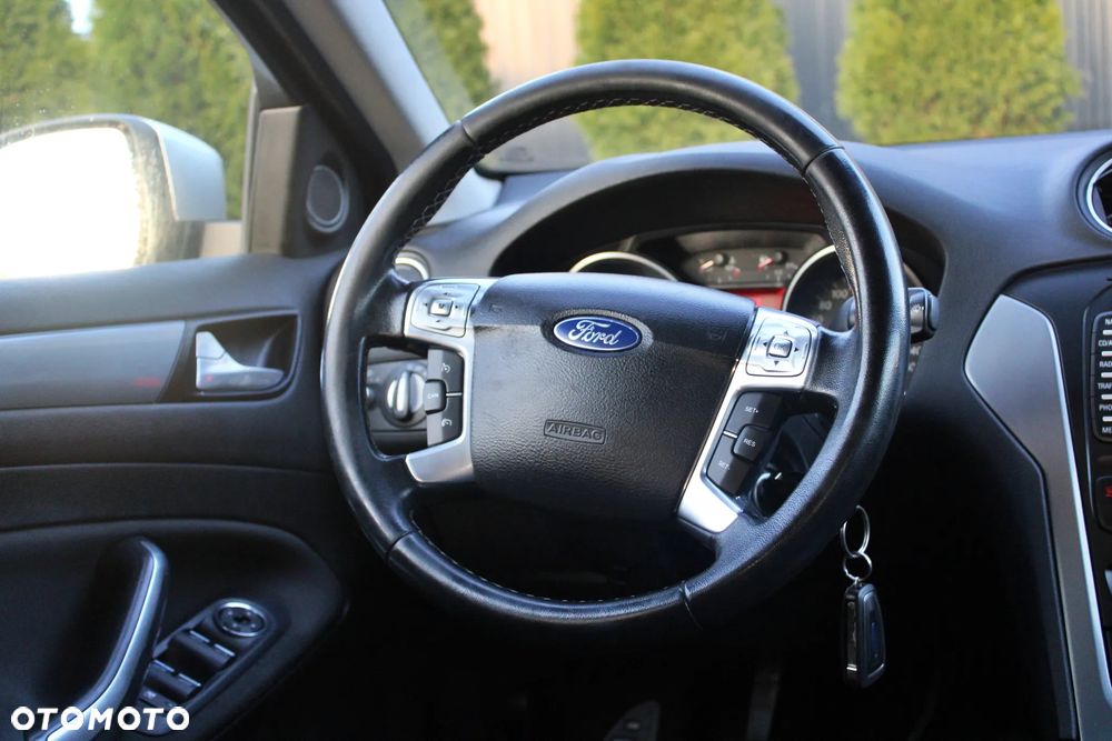 Ford Mondeo 2.0 TDCi Ghia X - 19