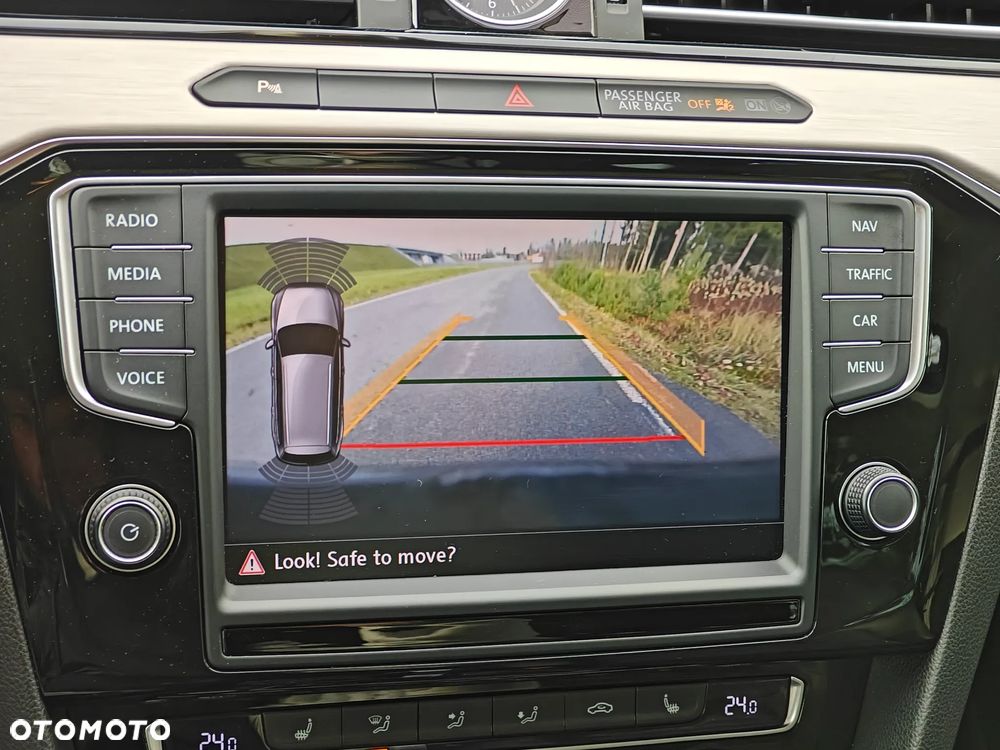 Volkswagen Passat - 24