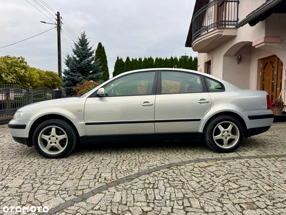 Volkswagen Passat 1.8 Comfortline - 8