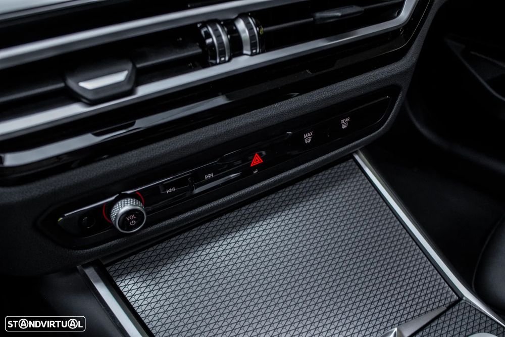 BMW 320 e Pack M Auto - 22