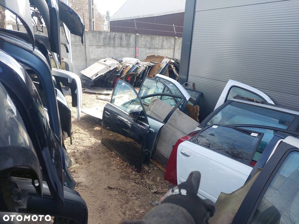 DRZWI KOMPLETNE PRAWY TYŁ AUDI A3 8P LIFT LS9R HATCHBACK 5D - 5