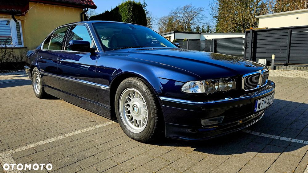 BMW Seria 7 750i - 1