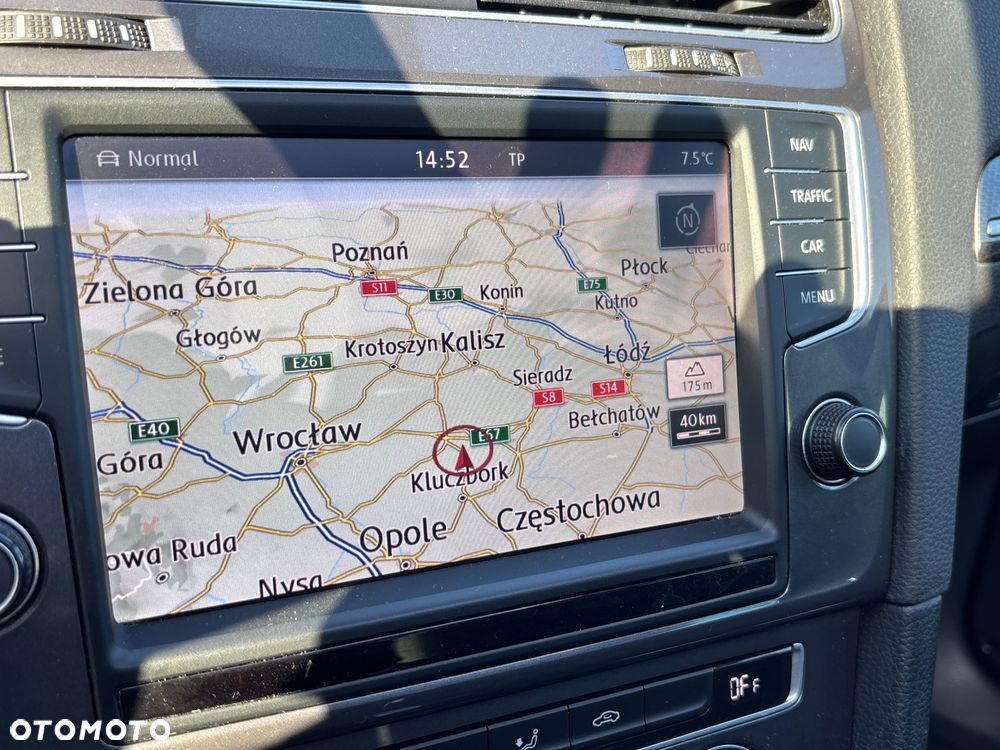 Volkswagen Golf - 32