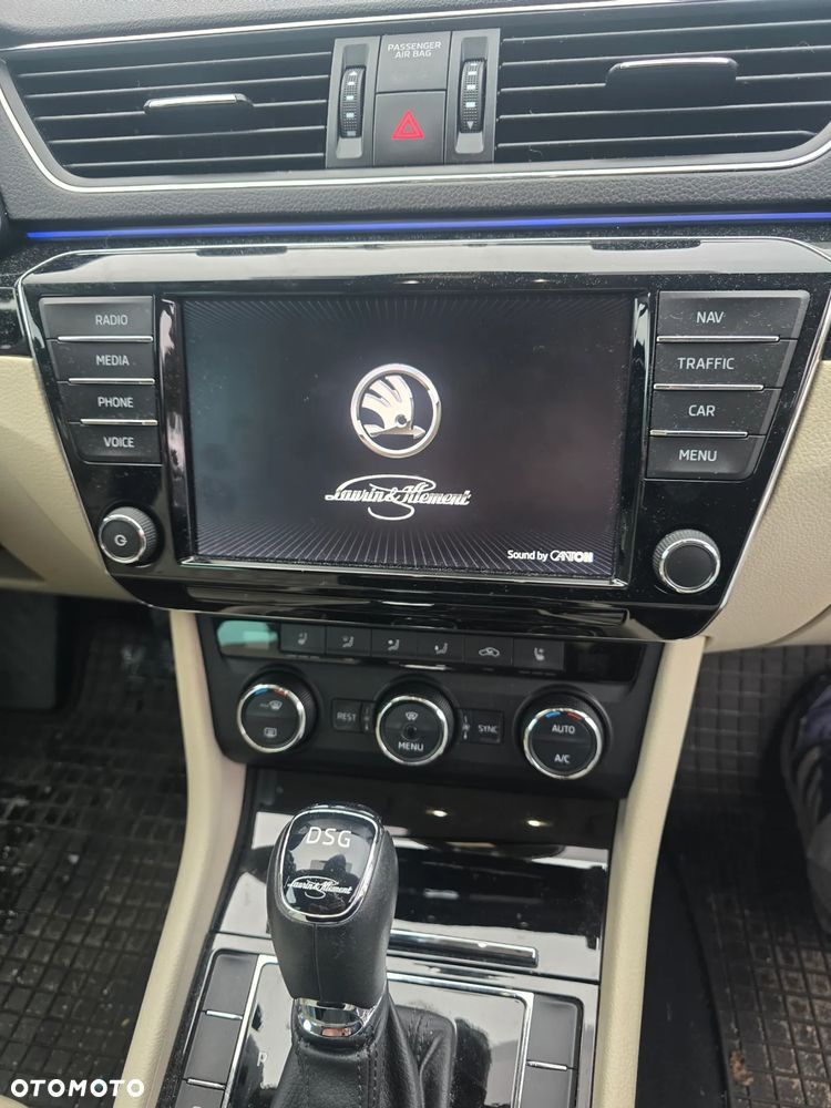 Skoda Superb 2.0 TDI L&K DSG - 26