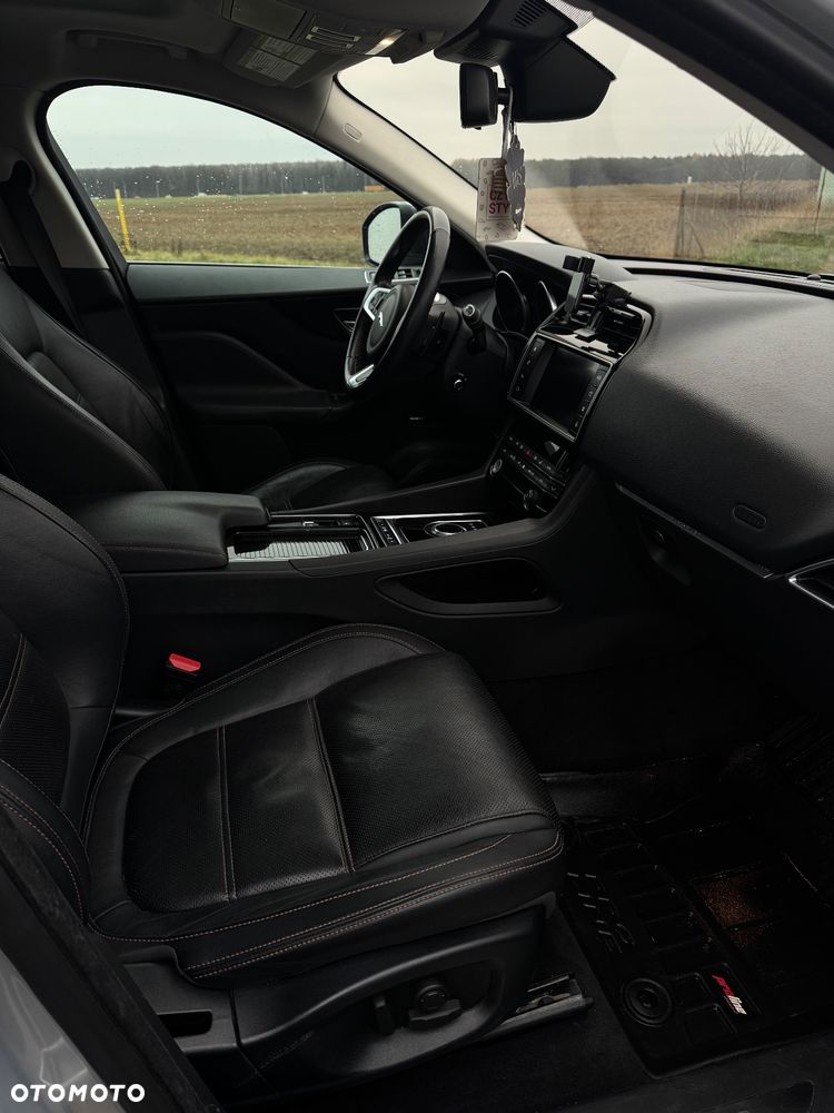 Jaguar F-Pace 2.0 i4P AWD Prestige - 13