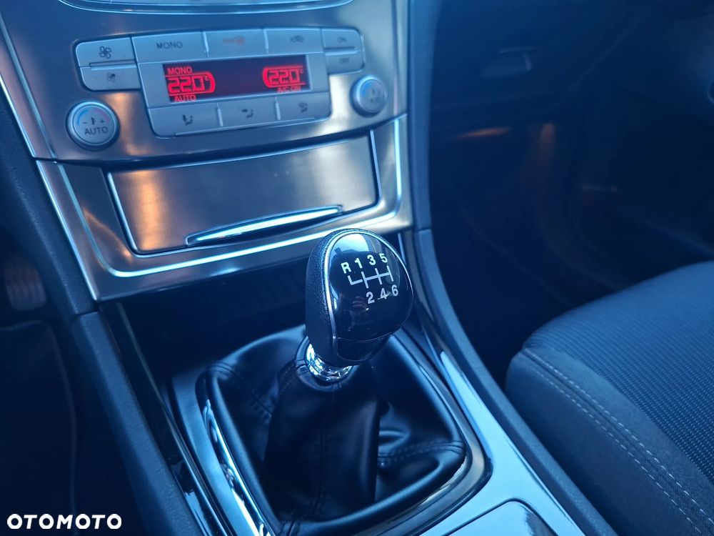 Ford Mondeo 2.0 TDCi Titanium - 21