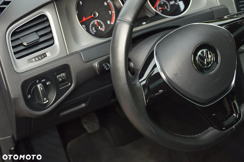 Volkswagen Golf - 17